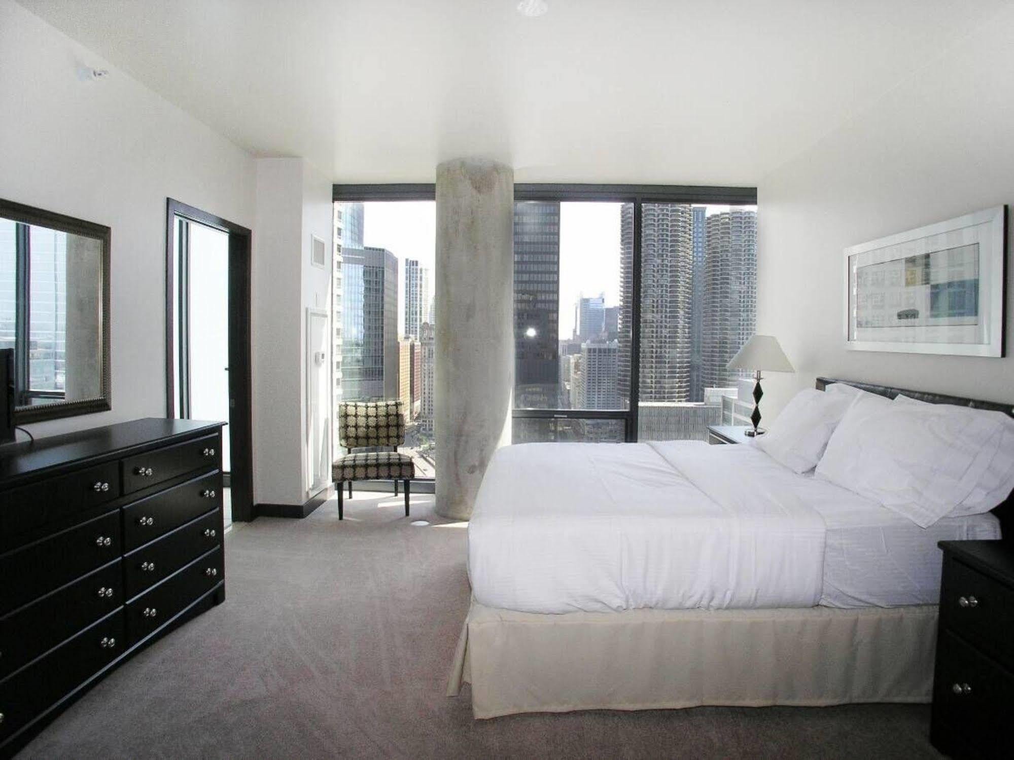 Aparthotel Bridgestreet At State And Grand Chicago Zewnętrze zdjęcie